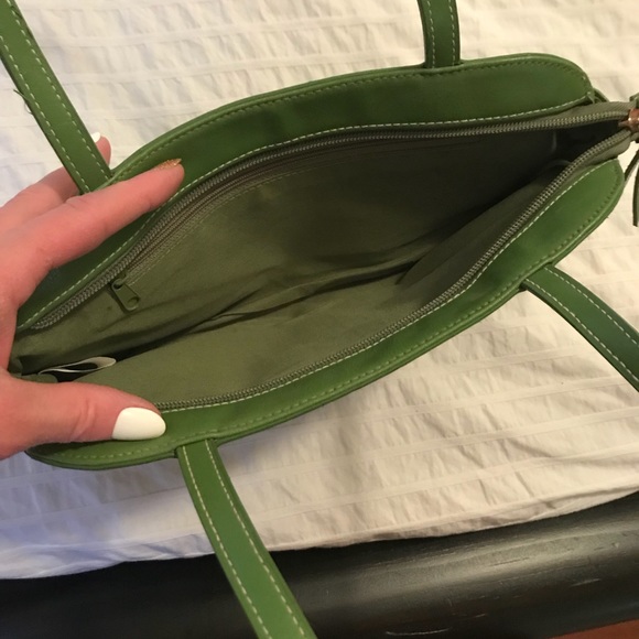 Cute lime green handbag! - Picture 3 of 6